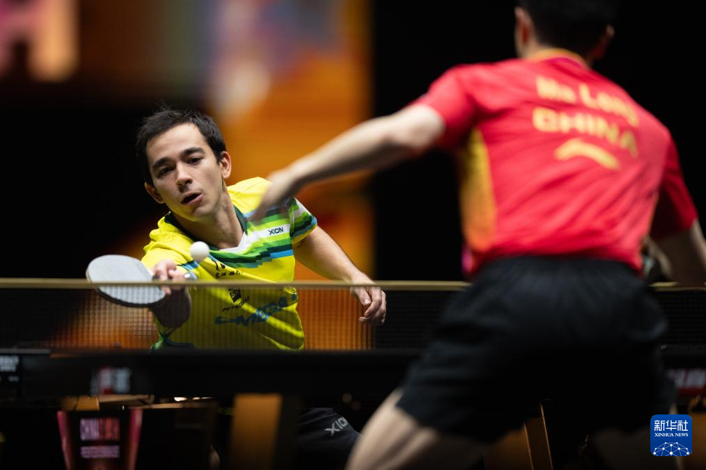 附近或底角 附近或底角